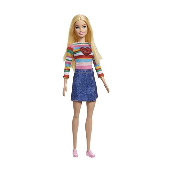 Barbie Poupée Barbie « Malibu » Roberts avec Cheveux Blonds, T-Shirt Arc-en-ciel, Jupe en Jean et Chaussures, Jouet Enfant, D