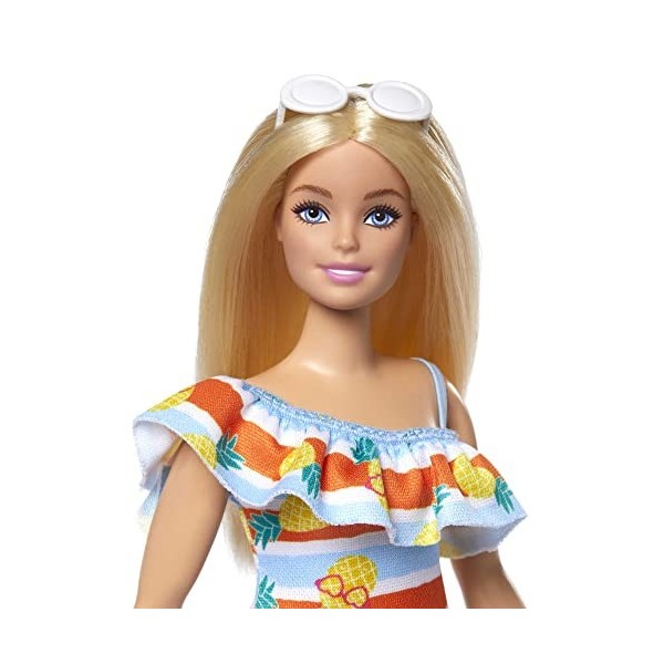Barbie Série Aime l’Océan avec cheveux blonds, poupée en plastique recyclé, vêtements d’été et accessoires Jouet Enfant, Dès 
