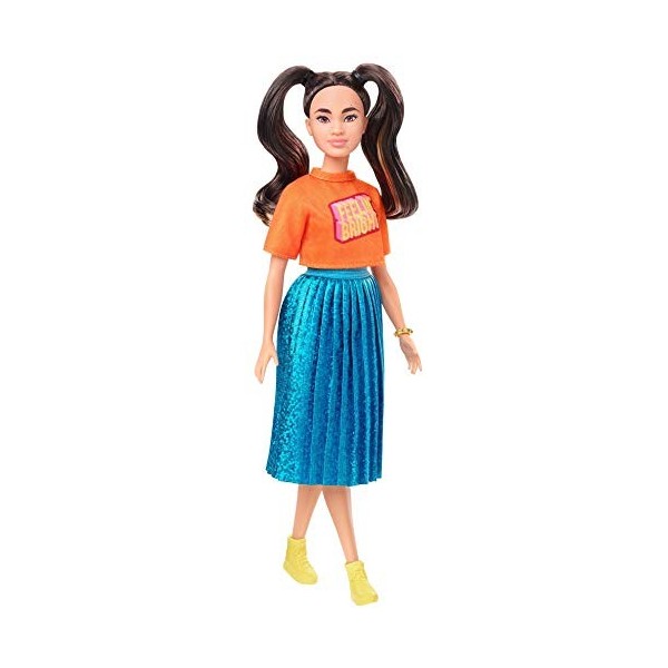 Barbie Fashionistas poupée mannequin 145 avec longues couettes, un tee-shirt orange et une jupe brillante, jouet pour enfant