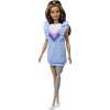 Barbie Fashionistas poupée mannequin 121 avec prothèse de jambe, avec robe bleue à motifs chevrons et baskets blanches, joue