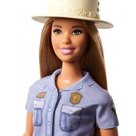Barbie Métiers poupée Garde Forrestier avec un chapeau, une chemise en jean et un short vert, jouet pour enfant, GNB31