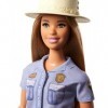 Barbie Métiers poupée Garde Forrestier avec un chapeau, une chemise en jean et un short vert, jouet pour enfant, GNB31