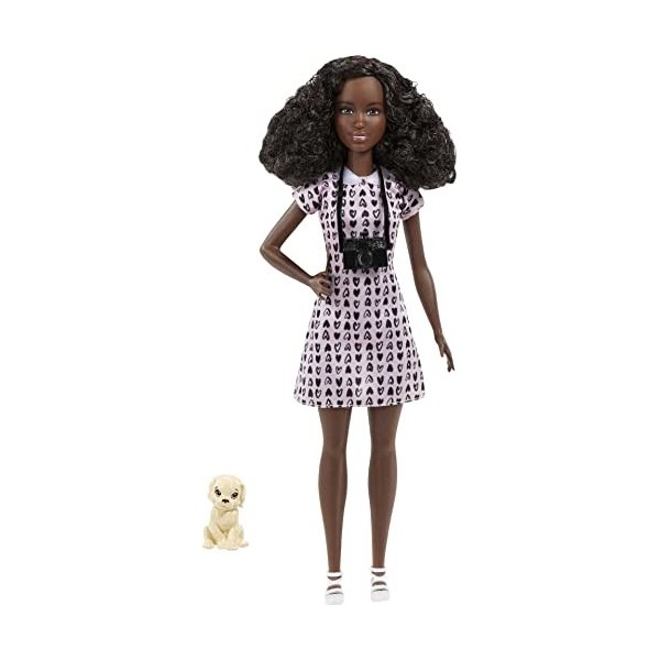 Barbie Métiers poupée Photographe Animalière brune, avec robe imprimé cœurs, chaussures, accessoire appareil photo et figurin