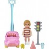 Barbie Famille Skipper baby-sitter coffret Voiture avec mini-poupée fille, feu tricolore et accessoires, jouet pour enfant, G