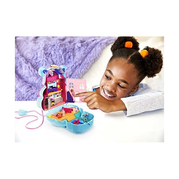 Polly Pocket Coffret Sac à Main Ourson Surprises, thème soirée pyjama avec 2 mini-figurines et 16 accessoires, jouet pour enf