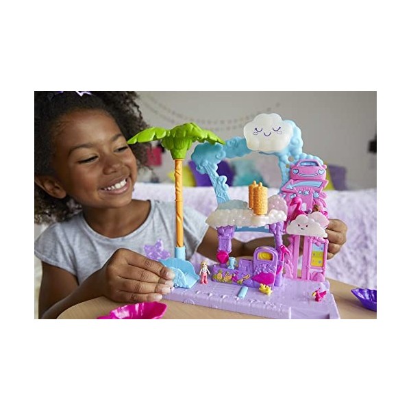 Polly Pocket Coffret La Station de lavage Flamant rose Pollyville avec 2 mini-figurines, une voiture qui change de couleur et