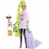 Barbie Extra 11 poupée articulée aux longs cheveux vert fluo, avec T-shirt large et legging, figurine perroquet et accessoir