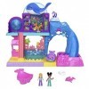 Polly Pocket Coffret Pollyville Aquarium avec Shani, avec Deux Poupées, Petite Voiture Et 11 Accessoires Dont 8 Animaux Marin