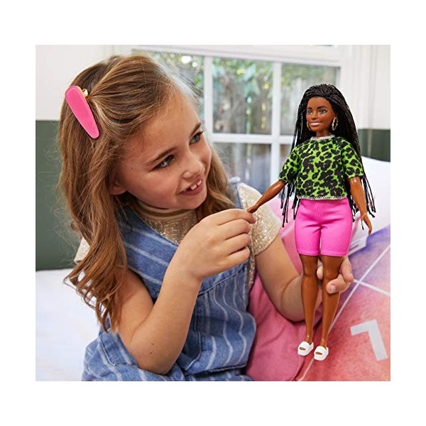 Barbie Fashionistas poupée mannequin 144 aux longs cheveux tressés et avec une tenue fluo, jouet pour enfant, GHW58