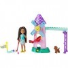 Barbie Famille Coffret Mini-Golf avec mini-poupée Chelsea, moulin à vent qui tourne vraiment, figurine chien et accessoires, 