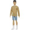 Barbie Fashionistas poupée mannequin Ken brun avec un tee-shirt à manches longues et un bermuda bleu, jouet pour enfant, GRB9