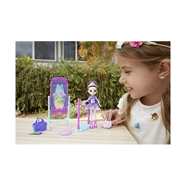 Enchantimals Royals coffret Studio de Danse avec mini-poupée Sarely Cygne, figurine animale Pointe et accessoires, jouet pour