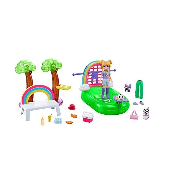 Polly Pocket Pack de Football avec poupée Polly de 7,6 cm, Champ/Piscine, Fonction de Lancement de Balle, Filet Arc-en-Ciel, 