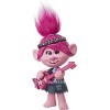 Hasbro DreamWorks Trolls Pop & Rock Poppy Poupée chantante avec 2 Looks et Sons différents, Chante des Trolls Qui veulent Jus