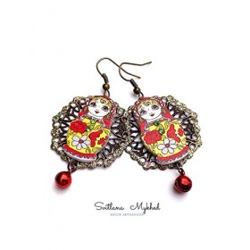 Boucles doreilles style traditionnelle Russian Slave Matriochka Poupée russe en bois Russia Moscou support filigrane . str