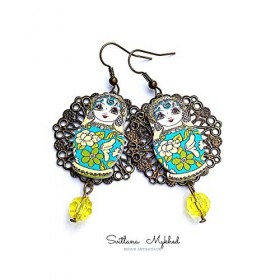Boucles doreilles Russian Slave Matriochka Poupée russe en bois Russia Moscou support. verte, rouge, violette, jaune, rose
