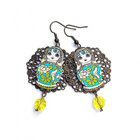 Boucles doreilles style traditionnelle Russian Slave Matriochka Poupée russe en bois Russia Moscou support filigrane . str