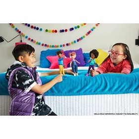 Karmas World Karma Fashion Poupée 22,1 cm avec Tenue et Accessoire de Micro, Jouets de Netflix Original Series pour Enfant