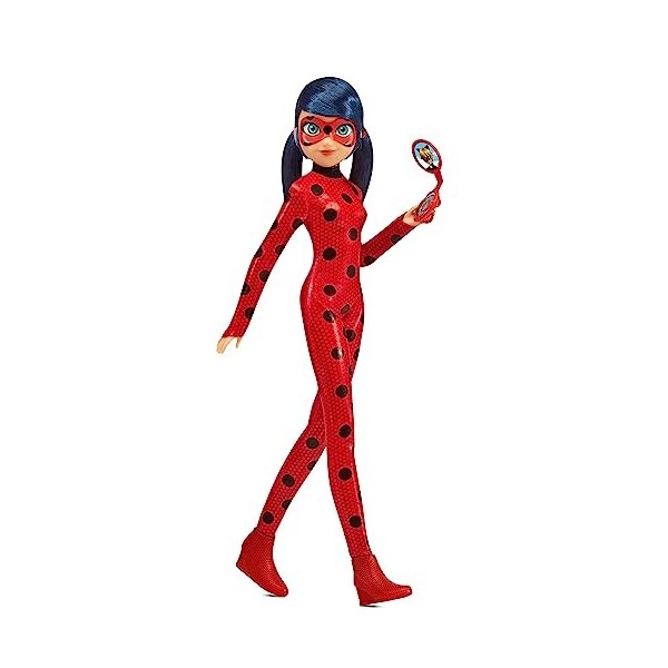 Bandai - Miraculous Ladybug - Poupée Mannequin 26 cm - Ladybug avec Son yoyo en Mode téléphone - Nouveau Costume Effet Vinyle