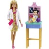 Barbie Métiers coffret poupée Docteure blonde, figurine petite patiente et son ours en peluche, accessoires inclus, jouet pou