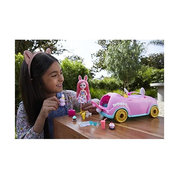 Enchantimals Coffret Lapinmobile, voiture avec une mini-poupée Bree Lapin et une figurine Twist, et des accessoires de jeu, j
