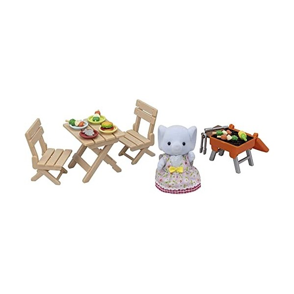 Sylvanian Families - Le Village - La fille Éléphant et son set de pique-nique - 5640 - Figurines Prêt à Jouer - Mini Poupées