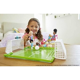 Barbie Dreamhouse Adventures Famille coffret Chelsea championne de foot, mini-poupée blonde, cages, ballon et accessoires, jo