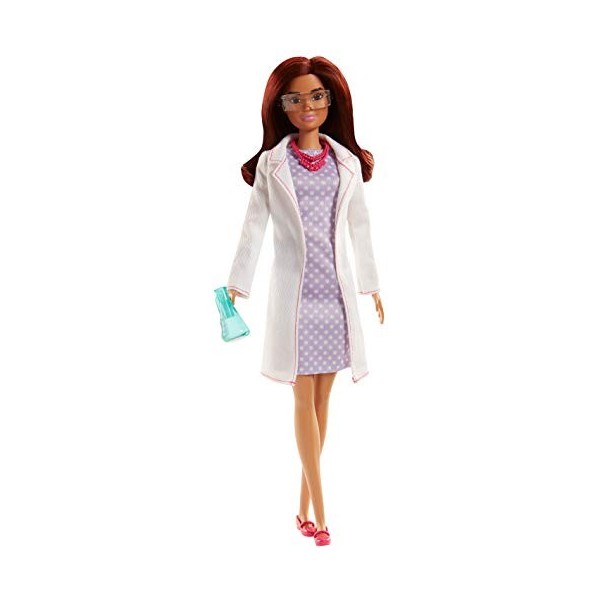 Barbie Métiers poupée scientifique avec robe à pois, blouse blanche, lunettes et accessoires, jouet pour enfant, FJB09