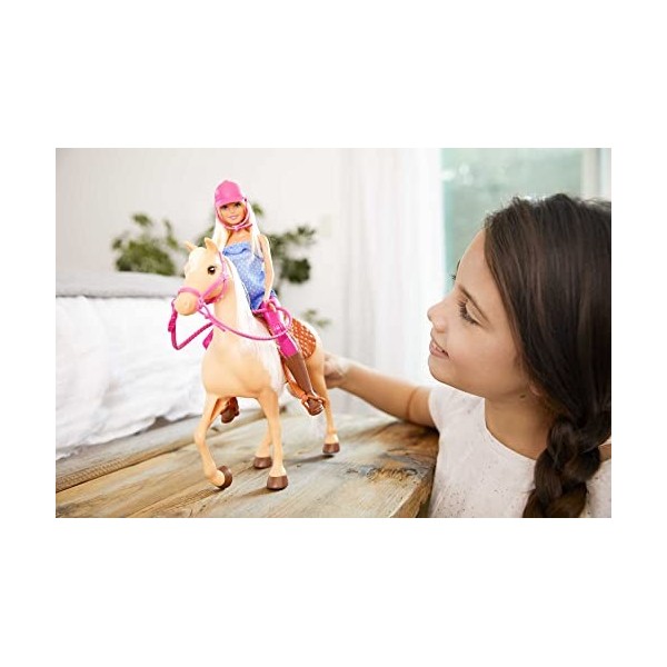 Barbie et son cheval, poupée blonde en tenue déquitation avec genoux articulés, jouet pour enfant, FXH13