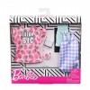 Barbie Fashionistas Kit vêtements, 2 tenues pour poupée dont robe motif fraises, robe violette, haut et accessoires, jouet po