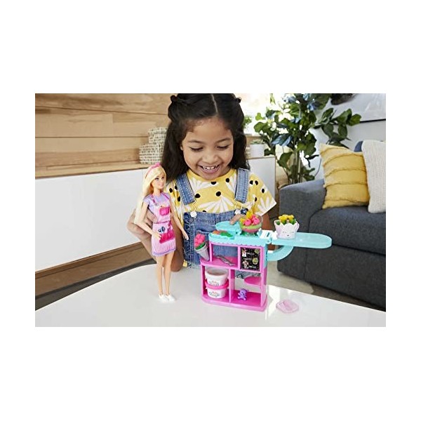 Barbie Métiers coffret​ Fleuriste avec poupée blonde, comptoir, 3 pâtes à modeler, un moule, 2 vases et un ourson, jouet pour