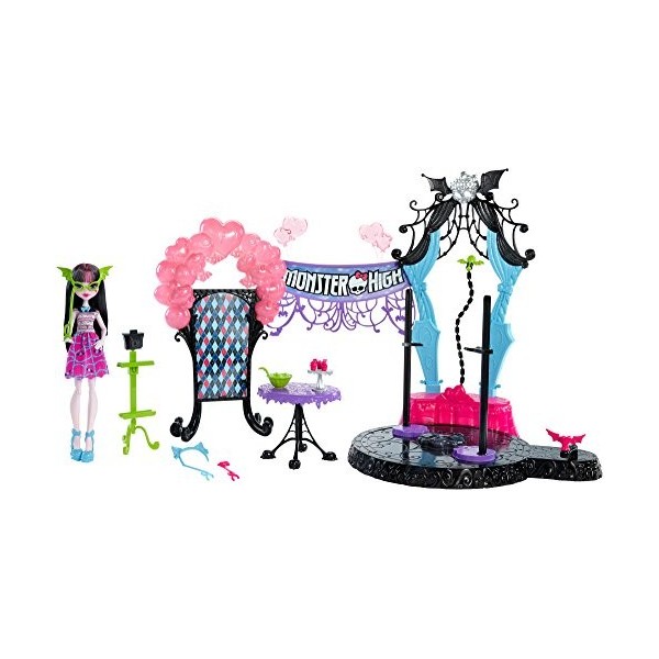 Monster High Welcome to Monster High Dance The Fright Away Playset