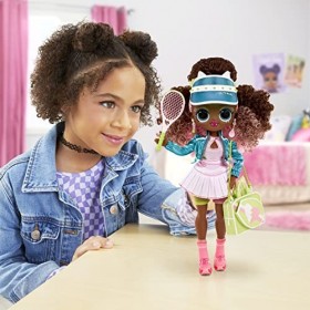 LOL Surprise OMG Sports Poupée Mannequin avec 20 Surprises - Court Cutie - Contient Plusieurs Tenues & Accessoires de Sport -