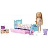 Barbie Famille Coffret ​Heure du Coucher avec mini-poupée Chelsea blonde et une chambre à coucher composée avec accessoires, 