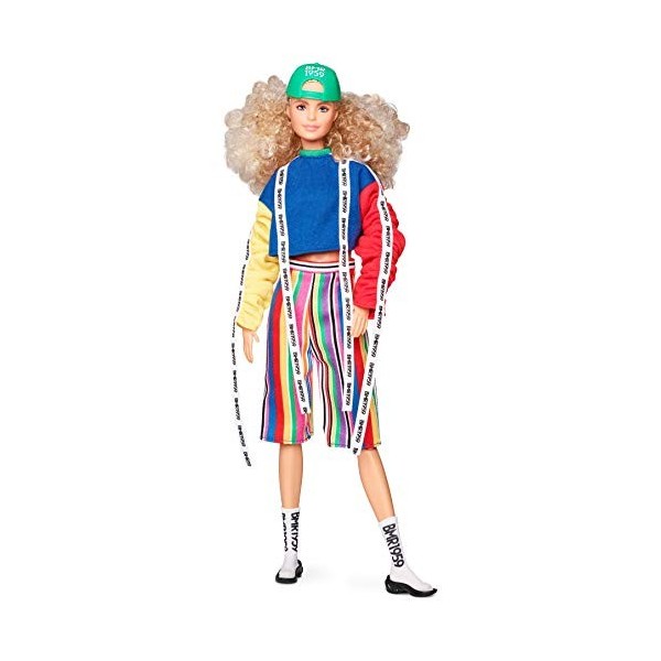 Barbie Signature poupée de collection BMR1959 articulée avec cheveux blonds, vêtue dun sweat avec bandes à logo, jouet colle