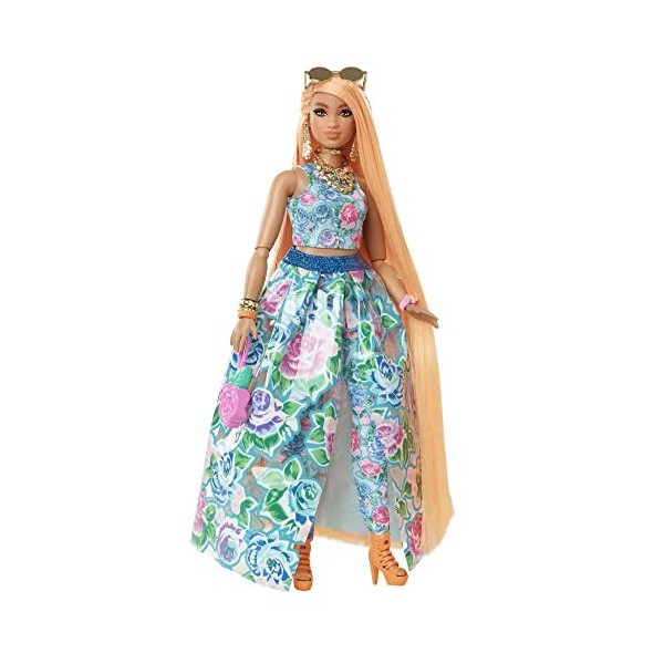 Barbie Poupée Extra Chic de morphologie ronde avec tenue deux pièces à fleurs, un chaton, cheveux très longs et accessoires, 