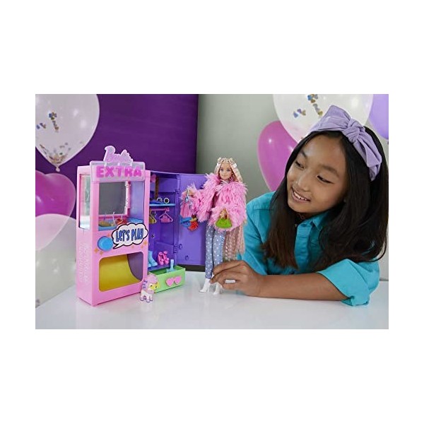 Barbie Extra Coffret Dressing Extra avec 20 éléments de jeu dont 1 Caniche, 1 Armoire et 1 Bouton pour un Choix Surprise d’Ac