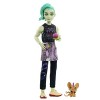 Monster High Poupée Articulée Deuce Gorgon, avec animal de compagnie, veste en denim motif serpent, lunettes de soleil teinté