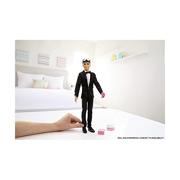 Mattel - Barbie Ken Fashion 2-Pack, Groom Outfit for Ken Doll with Tuxedo, Shoes, Watch, Gift, Wedding Cake with Tray & Bouqu