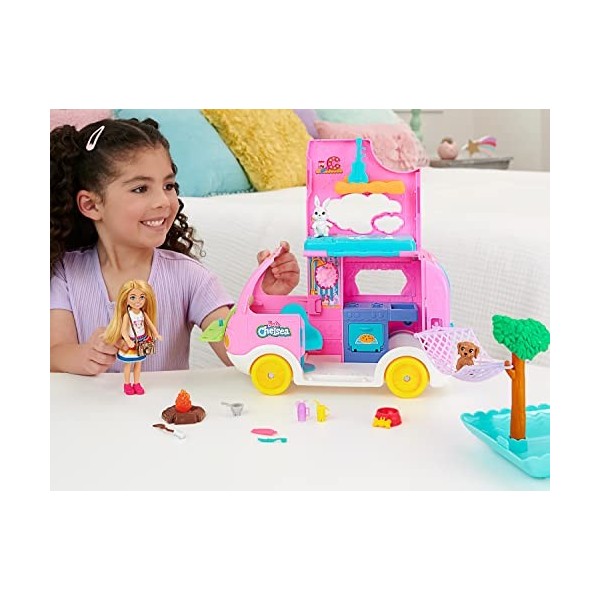 Barbie Coffret Poupée Mannequin Camping-Car 2 En 1 Chelsea Avec 2 Animaux, Véhicule Transformable En Campement, 15 Accessoire