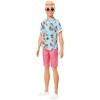 Barbie Fashionistas poupée mannequin Ken 152 aux cheveux blonds moulés avec chemise bleue tropicale et short corail, jouet p