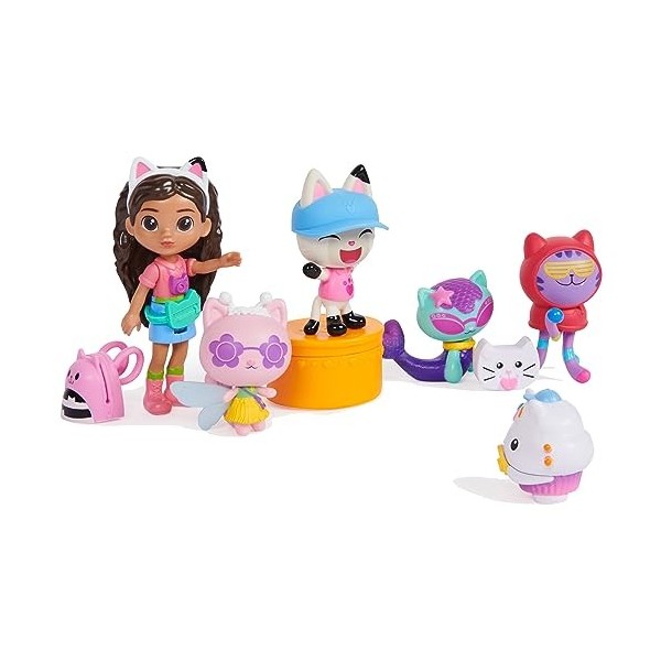 Gabbys Dollhouse, Ensemble de Figurines sur Le thème du Voyage avec Une poupée Gabby, 5 Figurines de Chat, Jouets Surprise e