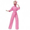 Barbie Le Film Poupée Mannequin Articulée En Combinaison-Pantalon Rose Bubble-Gum Avec Lunettes De Soleil Et Foulard, Socle I