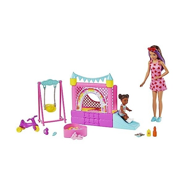 Barbie Coffret Barbie Skipper Baby-Sitter Château Gonflable avec Poupée Skipper Baby-Sitter, Poupée Bébé, Balançoire et Acces