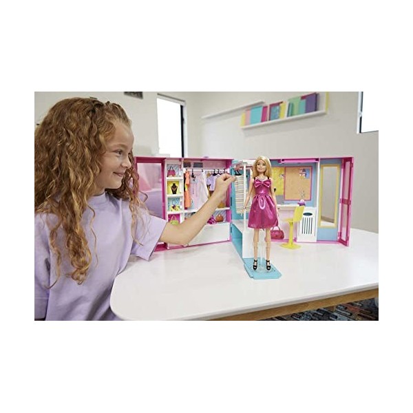 Barbie Fashionistas Le Dressing Deluxe pour poupée, Transportable, Fourni avec 4 tenues et plus de 25 accessoires, Jouet pour