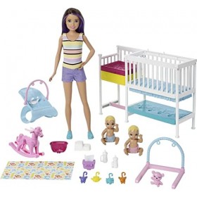 Barbie Famille coffret Chambre des jumeaux, poupée Skipper baby-sitter aux cheveux châtains, 2 figurine denfants et accessoi