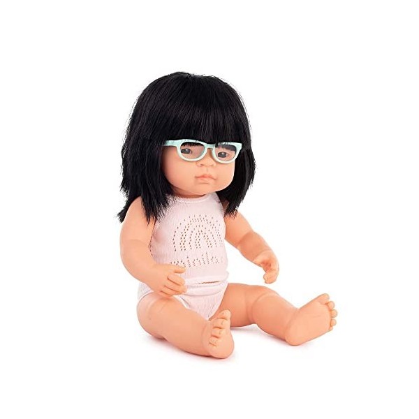 Miniland - Poupée bébé Asiatique avec Lunettes de 38 cm dans Une boîte Cadeau et avec sous-vêtements 31113 