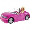 Barbie Voiture Cabriolet Rose DecapoTable avec deux Siages Noirs et Ceintures, Poupee à  Robe Graphique Incluse, Jouet pour E