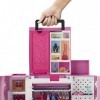 Barbie Coffret Dressing Deluxe de Barbie 60cm avec poupée Barbie blonde, 15 Espaces de rangement, Plus de 30 tenues et acce