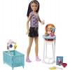 Barbie Famille coffret poupée Skipper baby-sitter aux cheveux lisses, avec figurine de bébé blond et accessoires, jouet pour 